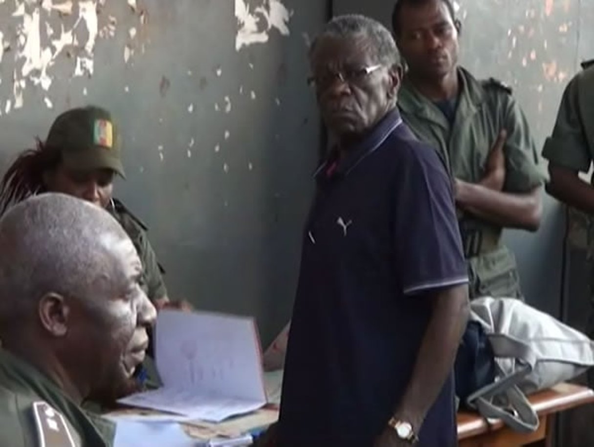 Louis Bapès Bapès, lors de sa courte incarcération à Kondengui, en 2014. © Capture d’écran / Equinoxe TV