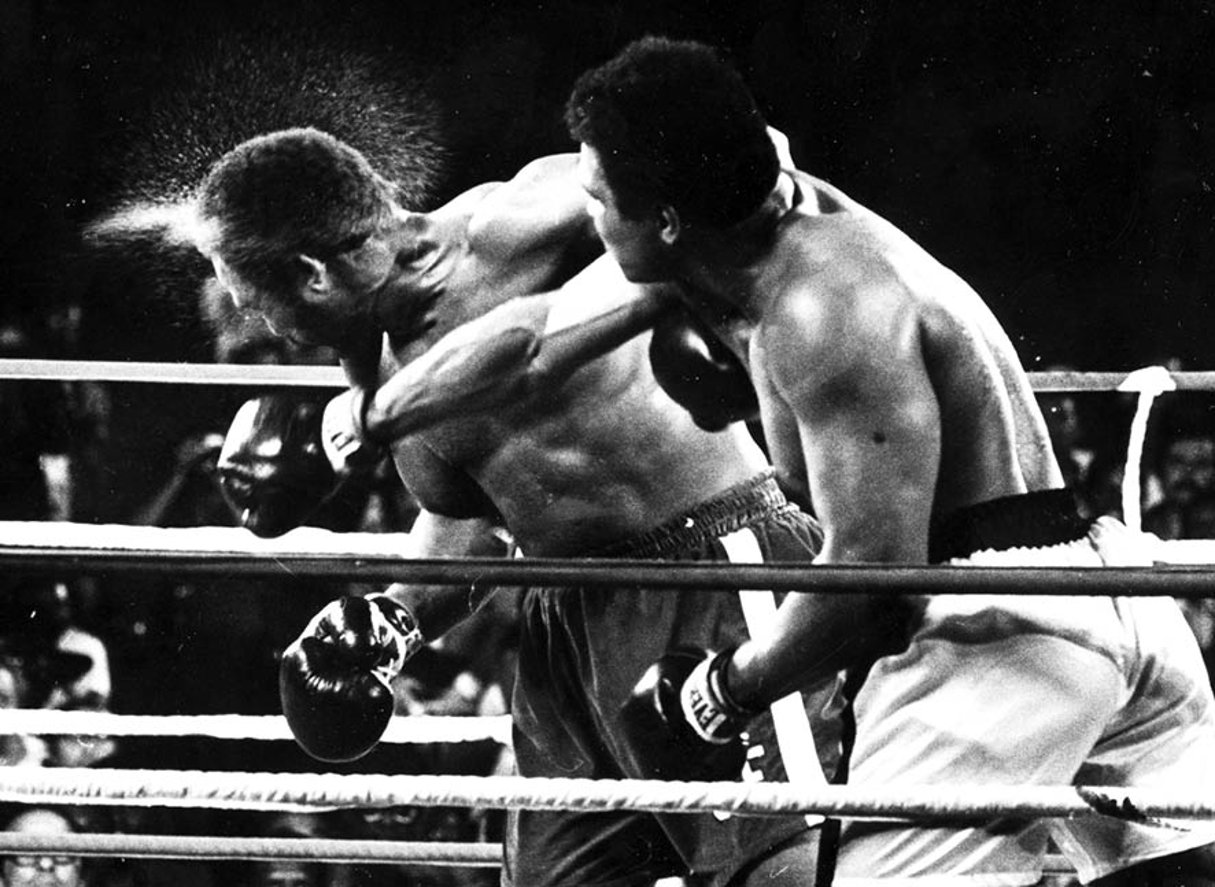 La nuit du 30 octobre 1974, Ali devient le plus grand boxeur de tous les temps. © ED KOLENOVSKY/AP/SIPA