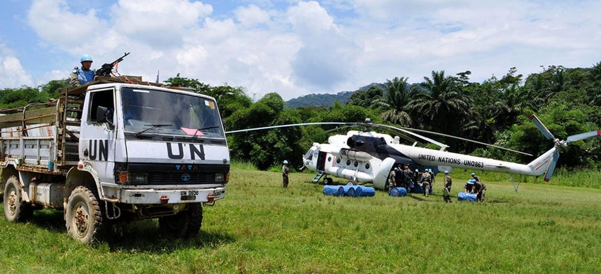 Un hélicoptère MI-8 des Casques bleus ukrainiens délivre des provisions au contingent indien dans l’est de la RD Congo. © Nazar Voloshyn/CC/Monusco