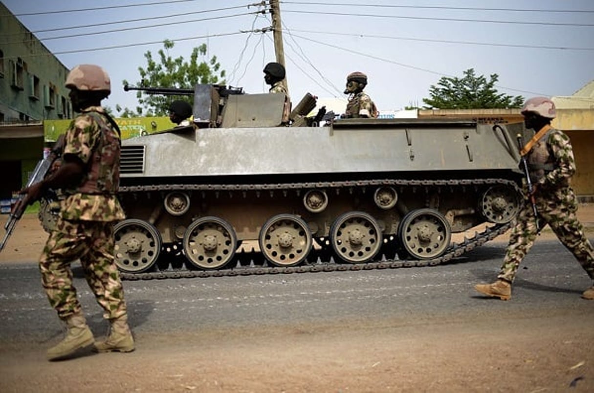 Des troupes nigérianes impliquées contre Boko Haram dans le nord-est du pays, en mars 2015. © str/AP/SIPA