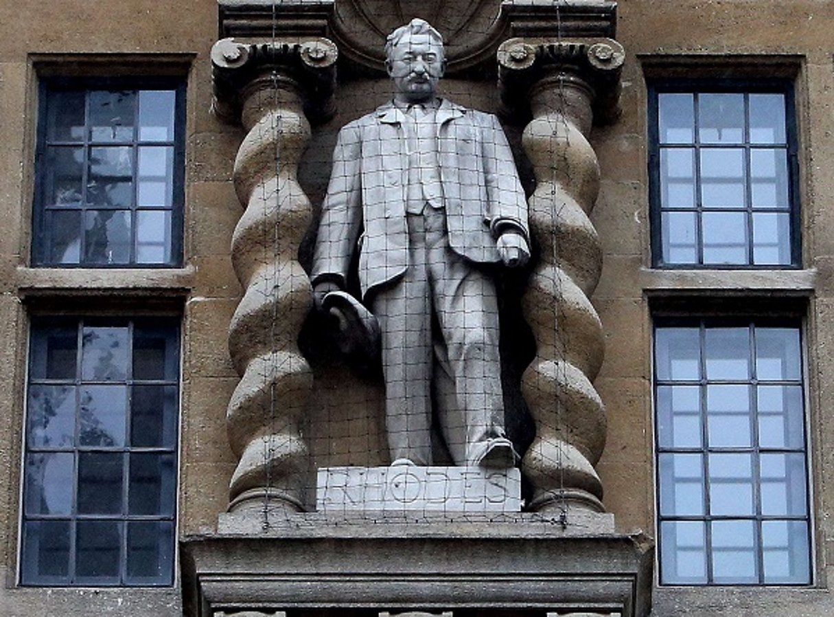 La statue de Cecil Rhodes devant le Oriel College à Oxford. © Steve Parsons/AP/SIPA