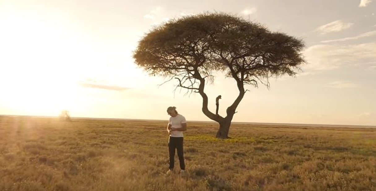 Image du clip tourné en Namibie. © Capture d’écran YouTube.