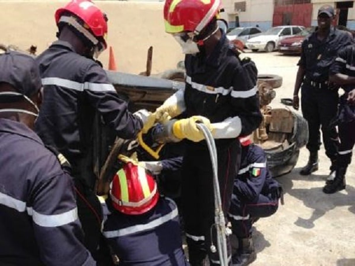 Les 3 700 sapeurs-pompiers du Sénégal interviennent sur 2 000 incendies et 12 500 accidents de circulation par an. © www.ambafrance-sn.org