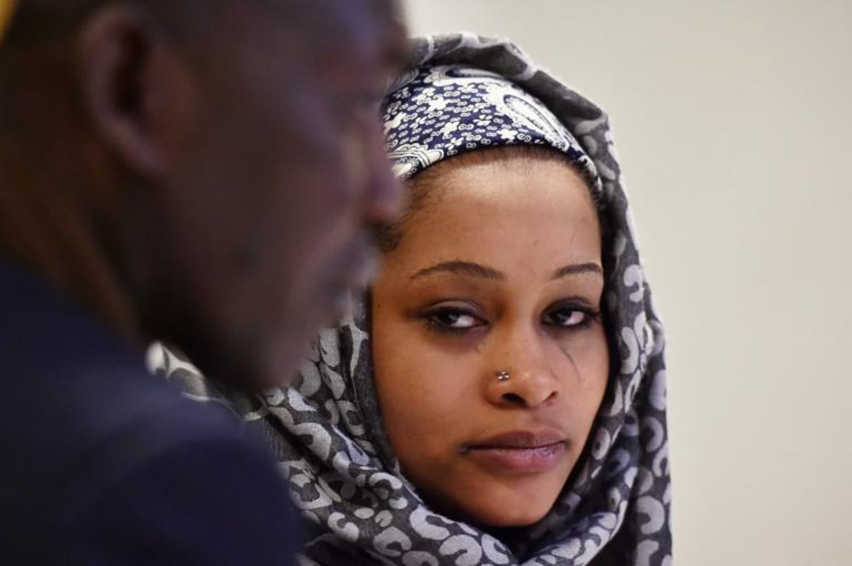 Zouhoura, victime d’un viol collectif au Tchad, a brisé le silence lors d’une conférence de presse le 18 mars 2016 à Paris. © Alain Jocard/AFP