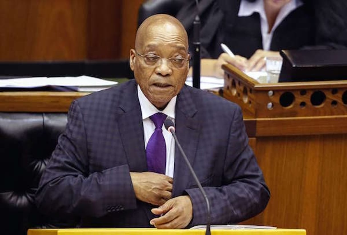 Le président sud-africain Jacob Zuma devant le Parlement, au Cap (sud), le 11 mars 2015. © Nic Bothma/AP/SIPA