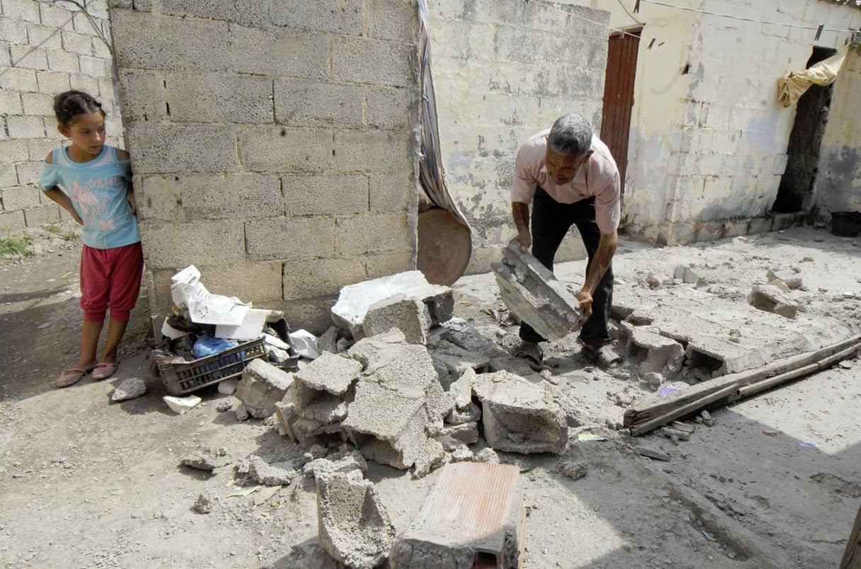 Après une secousse d’une magnitude de 5.1 près de Blida, en Algérie, en 2013. © Sidali Djarboub/AP/SIPA
