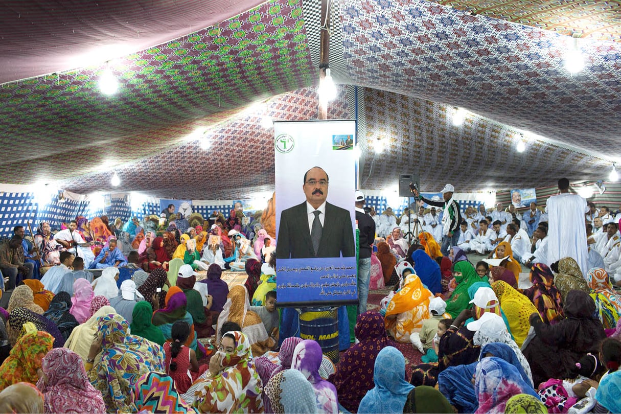 Partisans de Mohamed Ould Abdelaziz lors d’un meeting électoral, en juin 2014, à Nouakchott. © JOE PENNEY/REUTERS