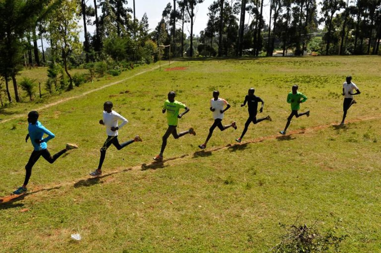 Des athlètes kényans s’entraînent le 13 janvier 2016 dans le Rift Valley. © Simon Maina/AFP