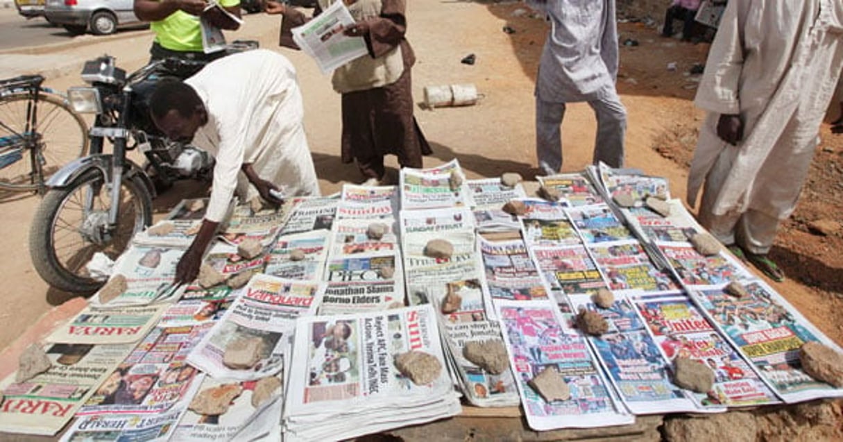 Des journaux en vente au Nigeria. © Sunday Alamba/AP/SIPA