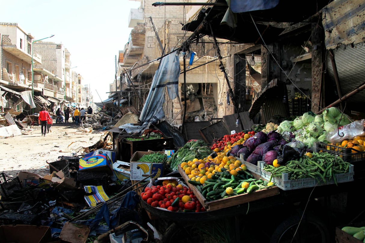 Le 19 avril, plus de 40 civils ont péri dans des raids de l’armée syrienne sur les marchés de Maaret al-Noomane et Kafranbel (Nord). © AMMAR ABDULLAH/REUTERS