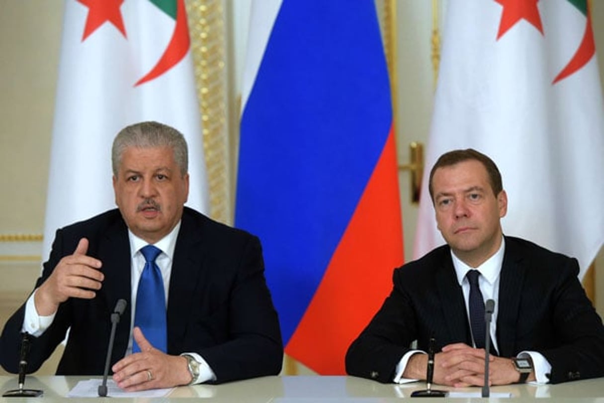 Le Premier ministre algérien, Abdelamlek Sellal, et son homologue, Dimitri Medvedev, le 27 avril 2016 à Moscou. © Astafyev/AP/SIPA