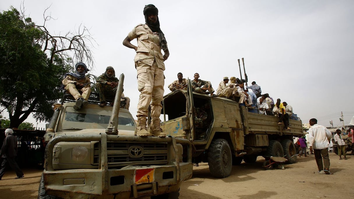 Des combattants des forces de sécurité soudanaises, à Nyala, au Darfour du Sud, le 3 mai 2015. © AFP