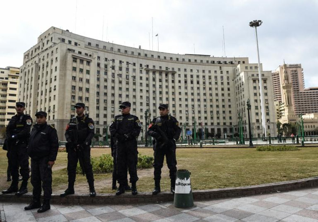 Des policiers égyptiens au Caire, le 25 janvier 2016. © AFP/MOHAMED EL-SHAHED