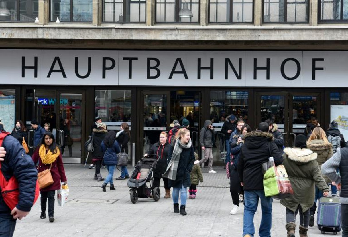 Les agressions se sont déroulées dans la gare de S-Bahn (trains interurbains) de Grafing, une petite ville au sud-est de Munich, capitale de la Bavière. © AFP/PATRIK STOLLARZ