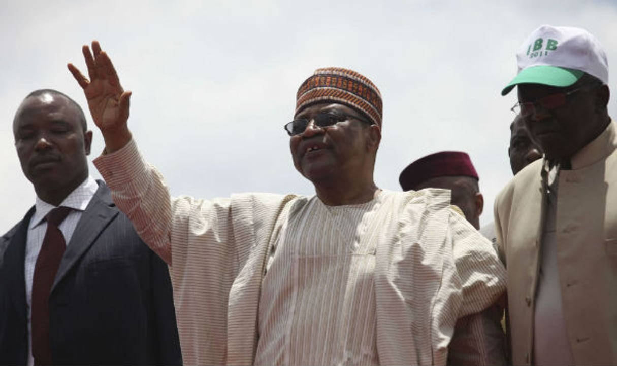 Ibrahim Babangida (au centre). © Sunday Alamba/AP/SIPA