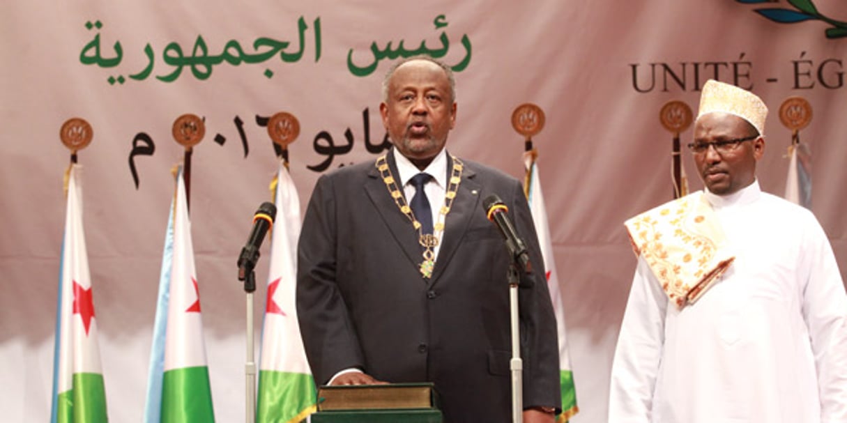 Ismaïl Omar Guelleh (IOG), officiellement réinvesti dans ses fonctions, dimanche 8 mai, au Palais du Peuple de Djibouti. © Halloyta Abou / Présidence de Djibouti