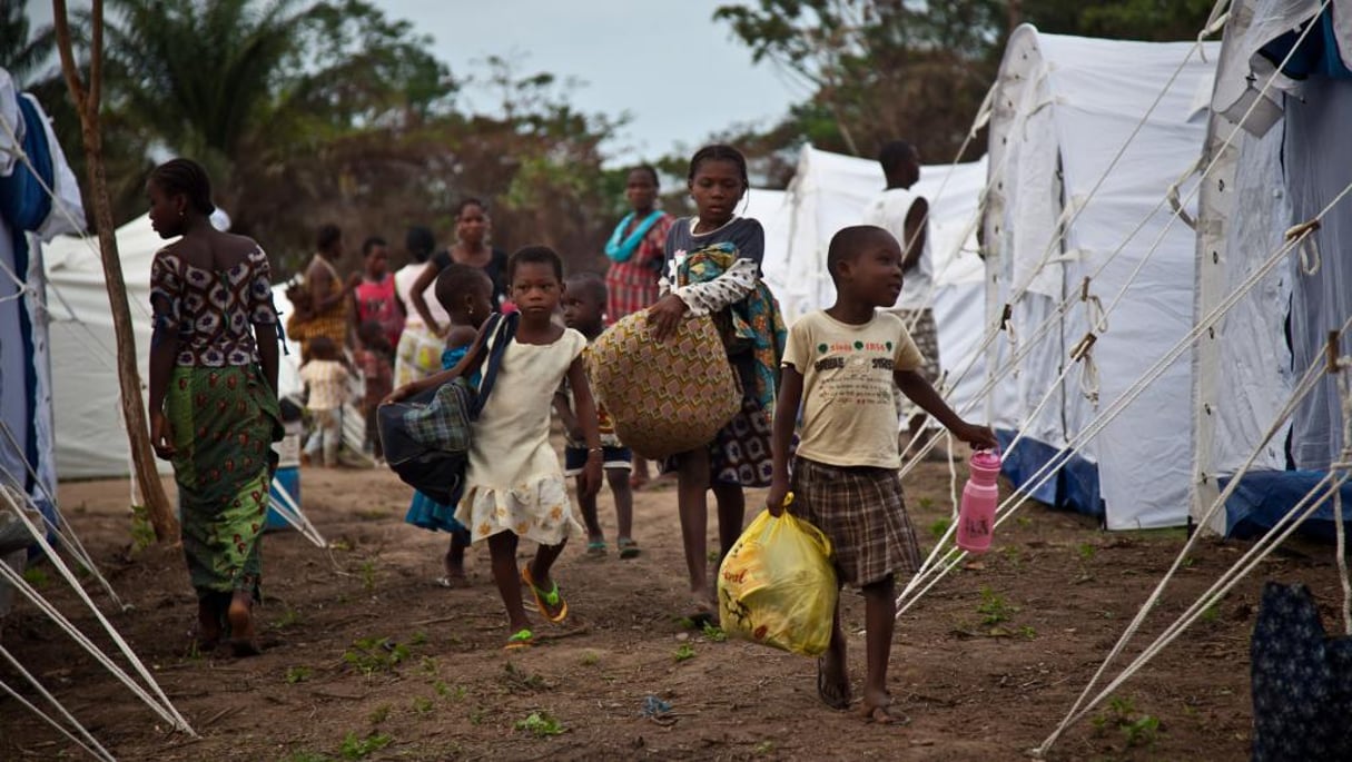 Des réfugiés ivoiriens dans un camp du comté de Nimba, au Liberia. © AFP/Benoit Matsha-Carpentier