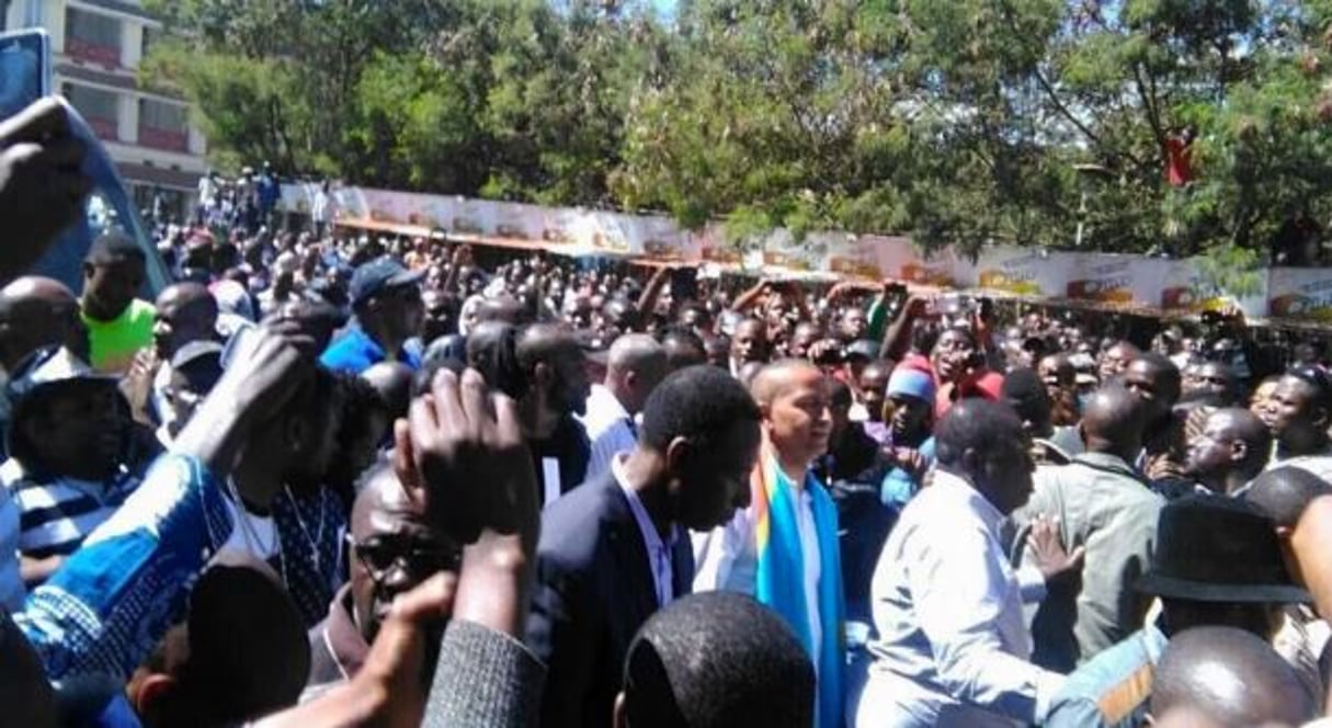 Moïse Katumbi, entouré de ses partisans à Lubumbashi. © AFP
