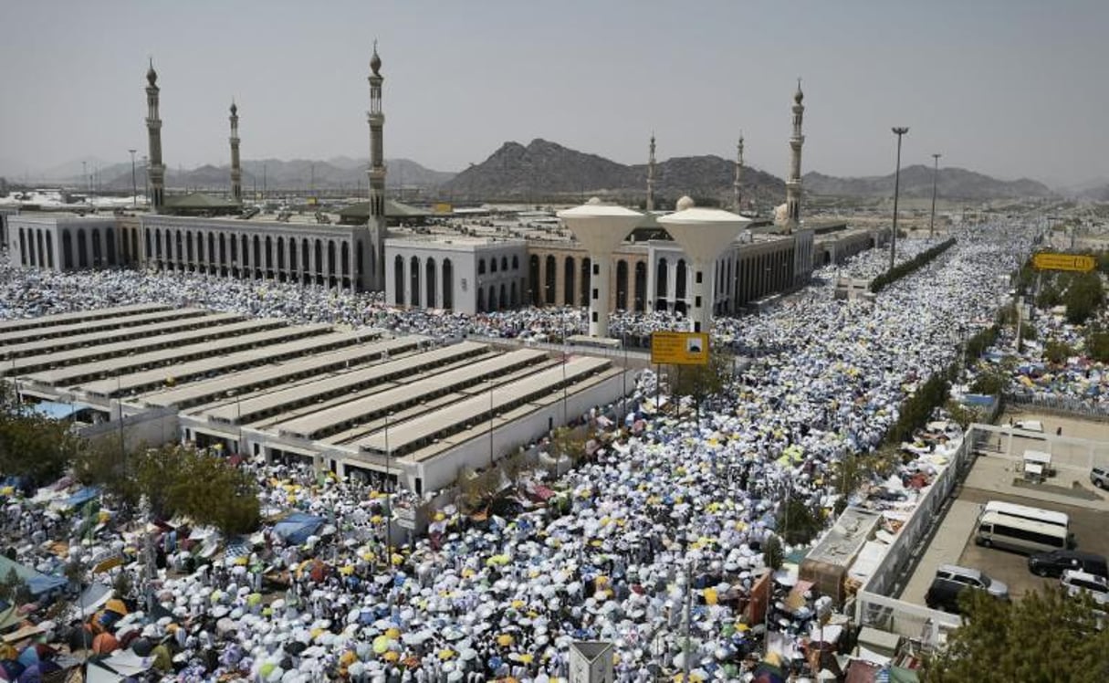 Pèlerinage à la mosquée Namira, sur le mont Arafat au sud-est de La Mecque en Arabie Saoudite le 23 septembre 2015. © AFP