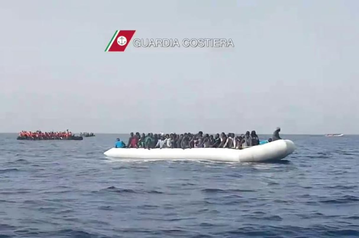 Opération de sauvetage de migrants le 27 mai 2016 au large de la Sicile. © D.R.