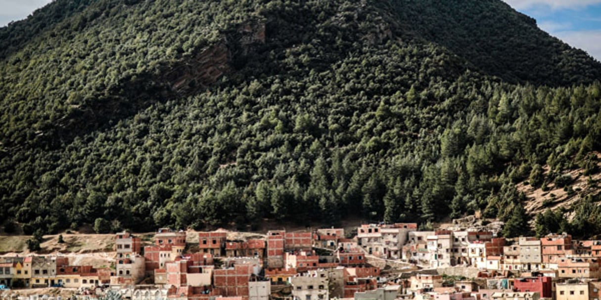 La ville d’Azrou, au sud de Fès, dominée par une majestueuse forêt de cèdres. © Mosa’ab Elshamy / AP / SIPA