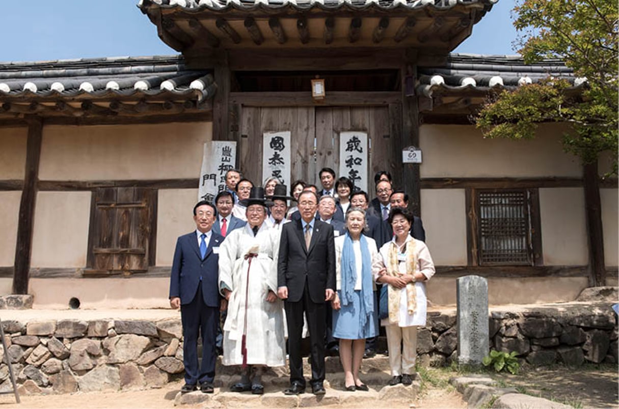 Le patron de l’ONU et son épouse en visite dans la ville d’Andong, le 29 mai. © MARK GARTEN/UN PHOTO