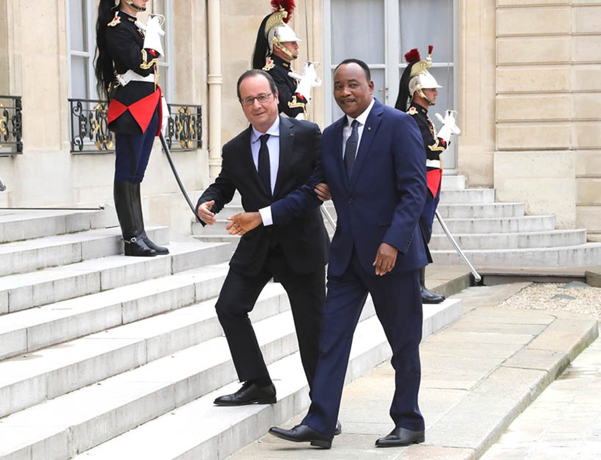 Les présidents français et nigérien, le 14 juin, à l’Élysée. © JACQUES DEMARTHON/AFP