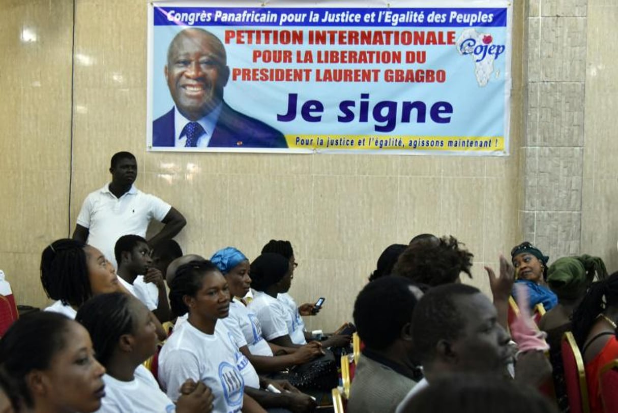 Des partisans de l’ex-président ivoirien Laurent Gbagbo réunis le 22 juin 2016 à Abidjan. © Sia Kambou/AFP