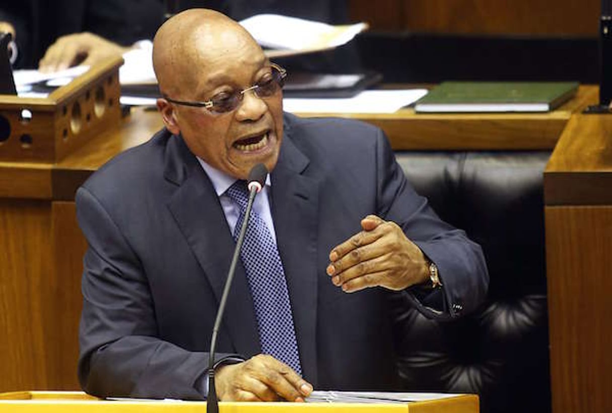 Le président sud-africain Jacob Zuma devant le Parlement au Cap (sud), le 31 mars 2016. © Schalk van Zuydam/AP/SIPA