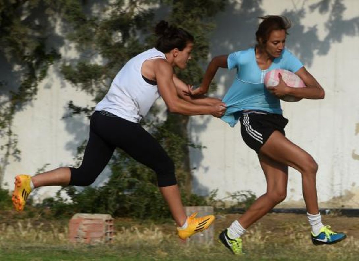 En Tunisie, l’équipe nationale de rugby féminin brigue une qualification aux JO de 2016. © AFP