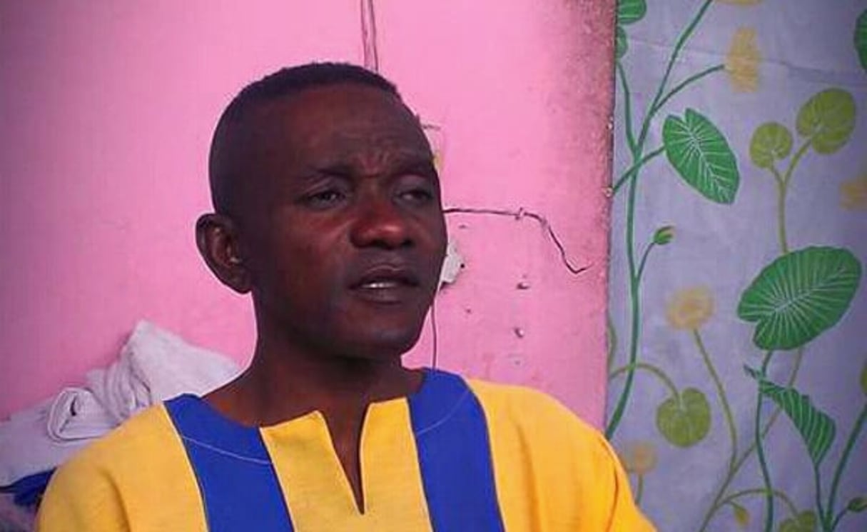 L’opposant congolais Ernest Kyaviro dans sa tenue de prisonnier. © DR