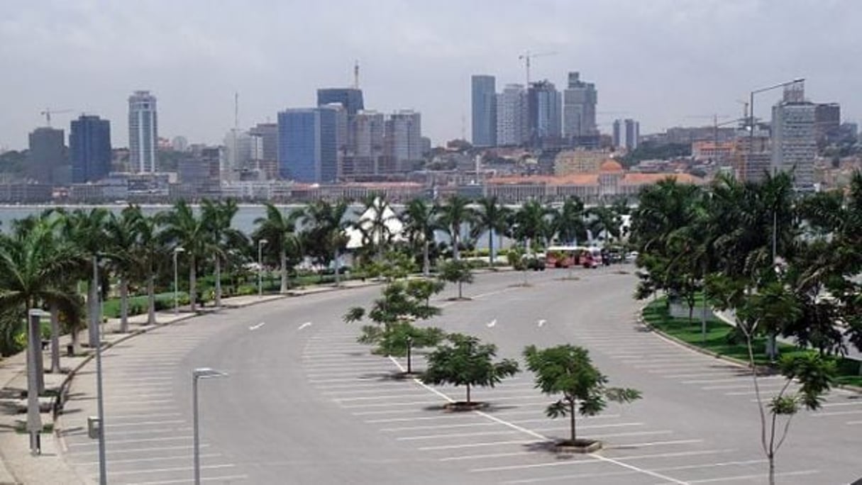 Vue de la baie de Luanda, capitale de l’Angola, le 24 février 2013. © Fabio Vanin/CC/Wikimedia Commons