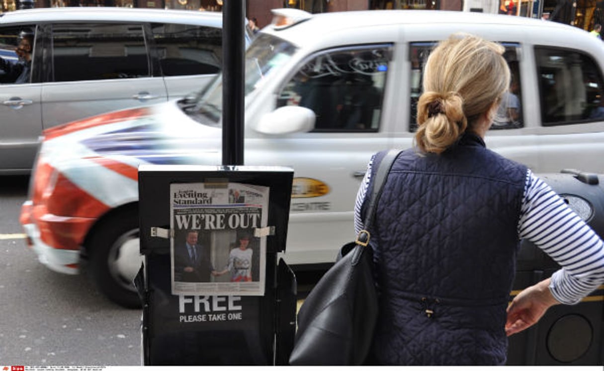 Le London Evening Standard titrait « We’re out » (Nous sortons) le 24 juin 2016 au lendemain du vote de la sortie de l’Union européenne du Royaume-Uni. © Mundil Stanislav/AP/SIPA