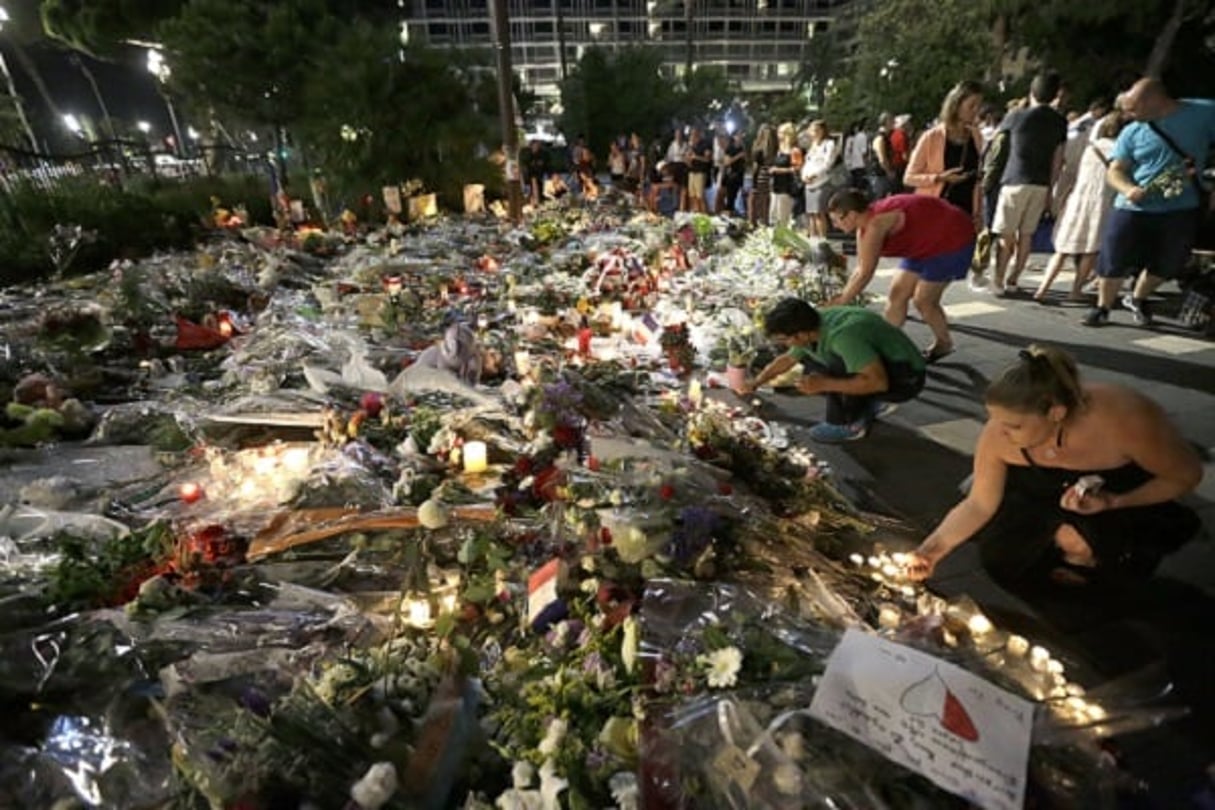 Mémorial en hommage aux victimes de Nice le 18 juillet 2016. © Claude Paris/AP/SIPA