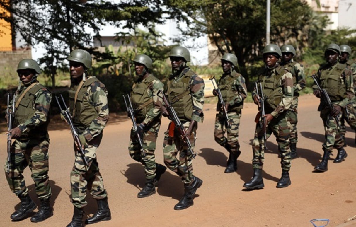 Des soldats de la garde présidentielle malienne, à Bamako, le 21 novembre 2015. © Jerome Delay/AP/SIPA