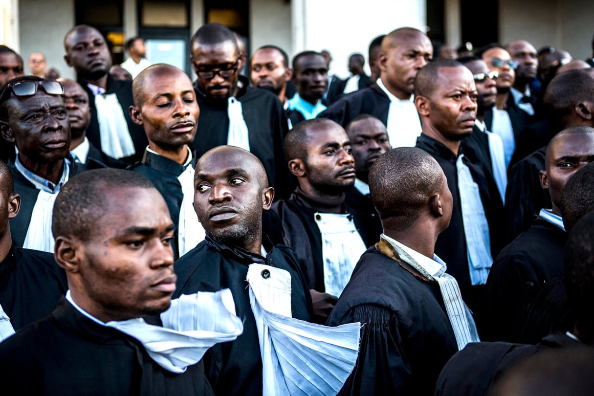 Avocats favorables à la cause de Moïse Katumbi devant le palais de justice de Lubumbashi, le 11 mai 2016. &copy; Bryan Denton/NYT-REDUX-REA