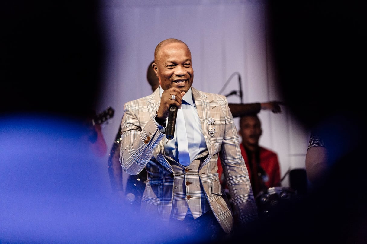 Koffi Olomidé en concert à Brazzaville, lors du forum Forbes Afrique 2014. &copy; Pierre Morel/DIVERGENCE