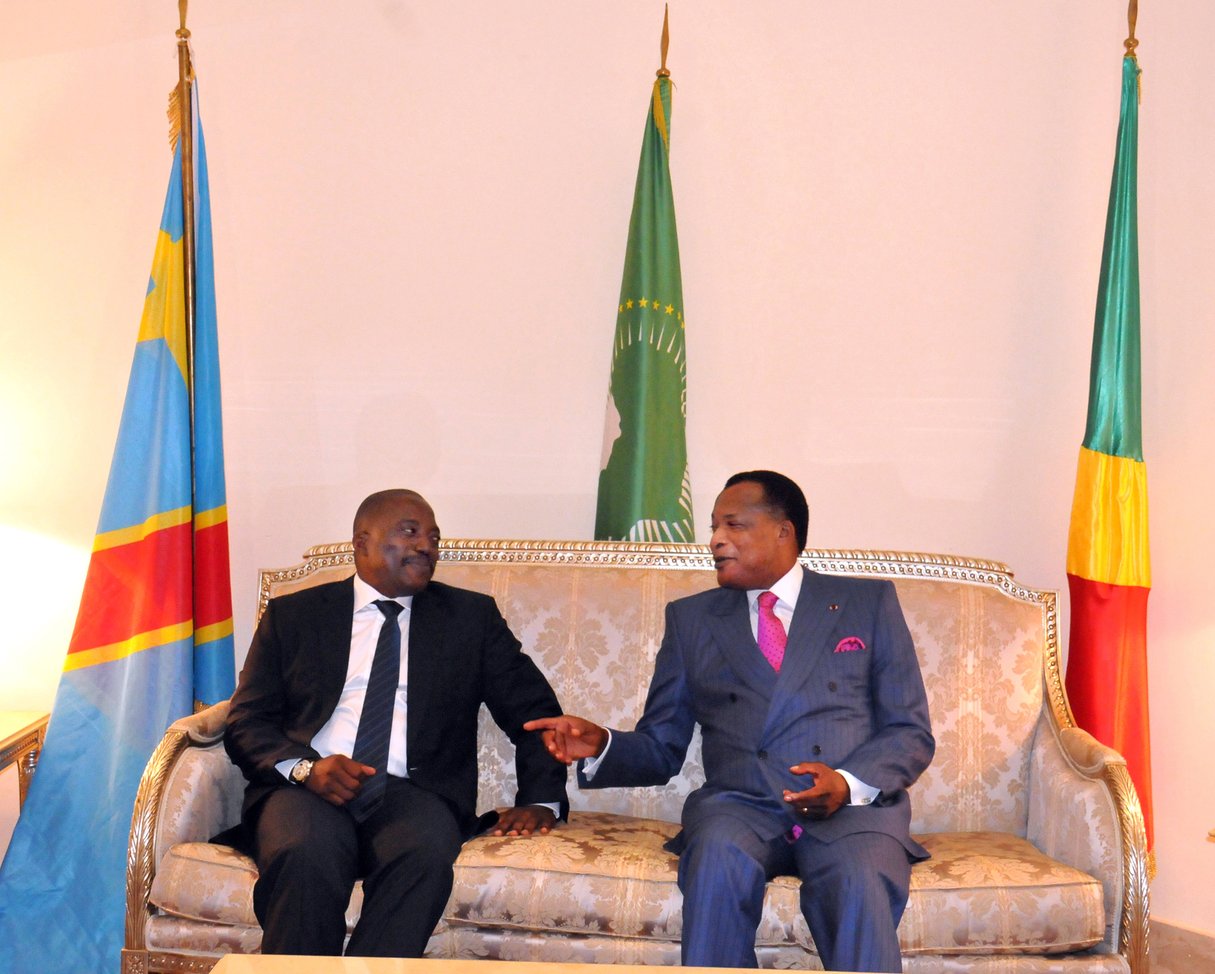 Denis Sassou Nguesso (à dr.) et Joseph Kabila, le 27 juin, à Oyo, au Congo. © DR