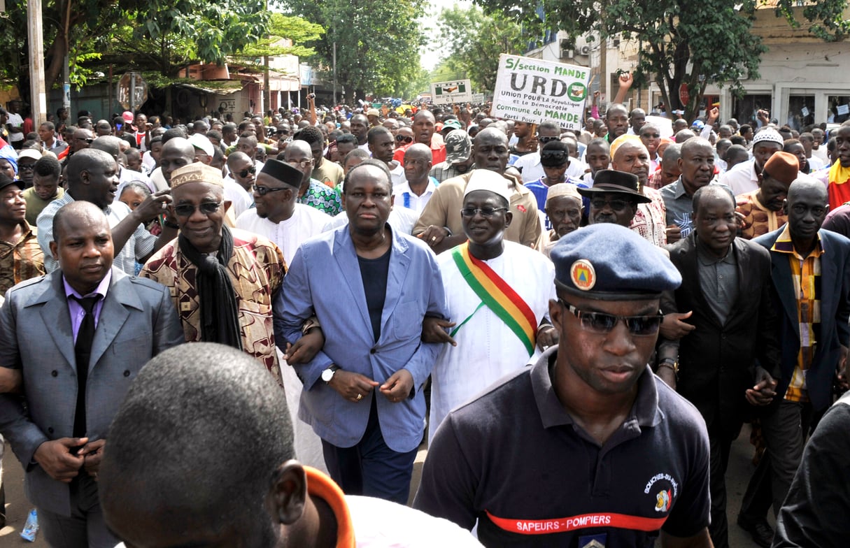 Le 21 mai, manifestation dans la capitale derrière les principaux leaders de l’opposition. © Habibou Kouyate/AFP