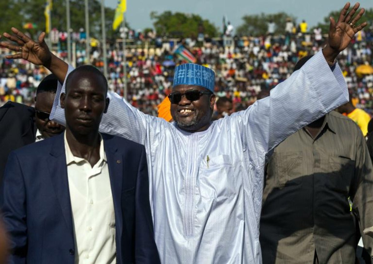 Riek Machar salue la foule à Djouba, le 4 juin 2016. © Albert Gonzalez Farran/AFP