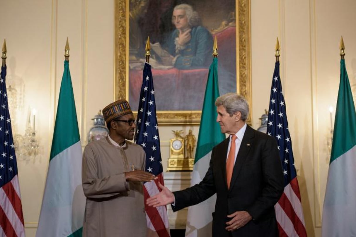 Muhammadu Buhari, le président nigérian, et John Kerry, secrétaire d’État américain, le 21 juillet 2015 à Washington. © Brendan Smialowski/AFP