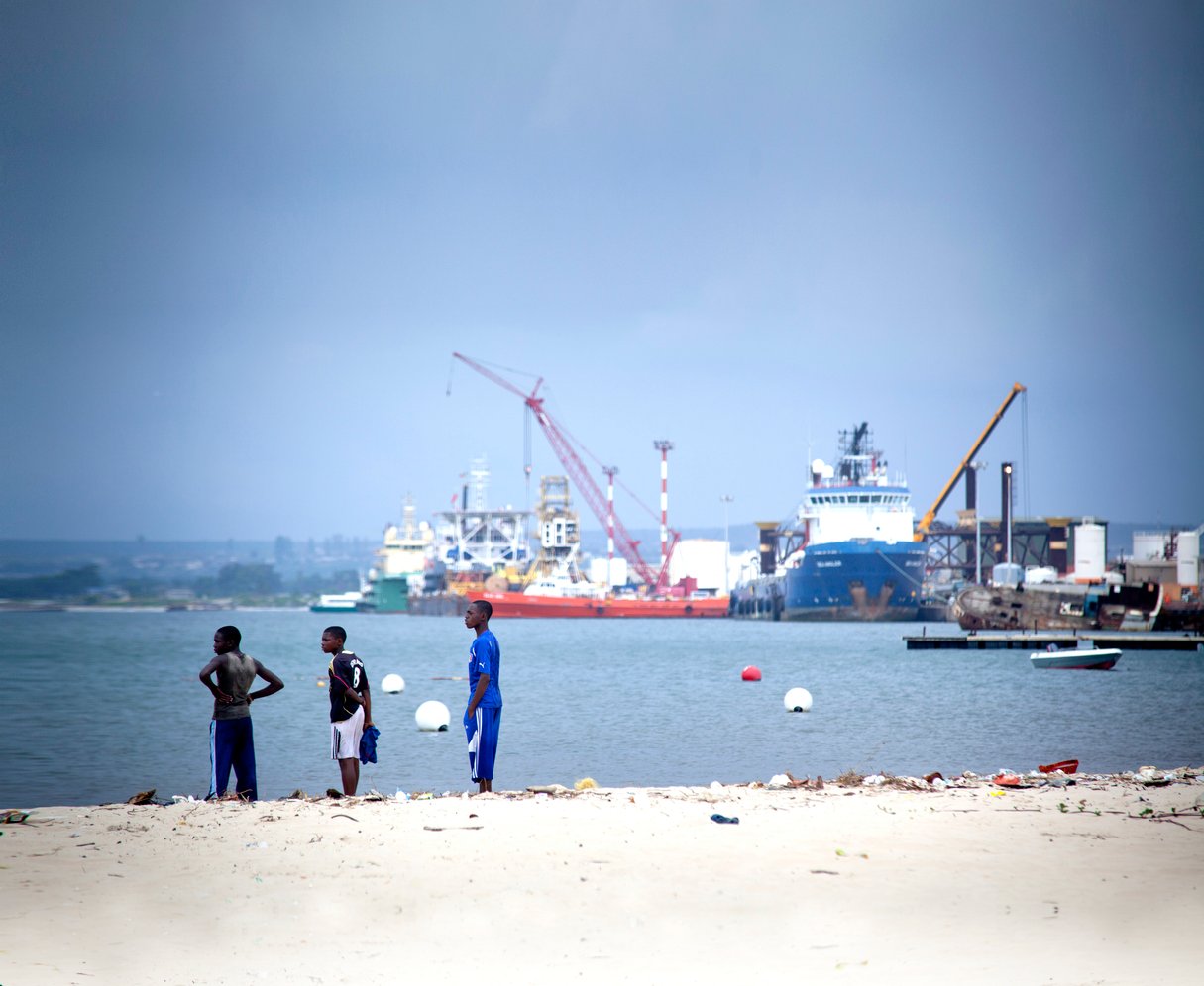 ü Le port de Pointe-Noire a été durement touché par le ralentissement économique. © Antonin Borgeaud pour JA
