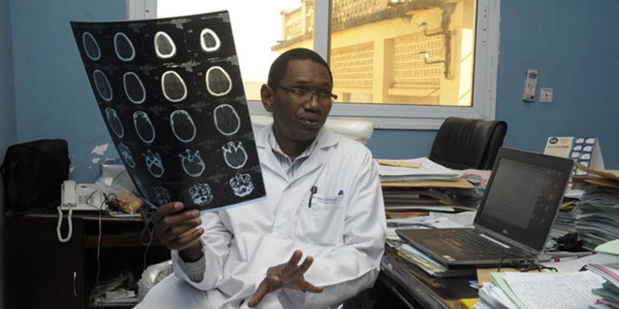 Guida Landouré, neurologue malien de 44 ans, spécialisé dans les maladies héréditaires. © Emmanuel Daou Bakary pour JA