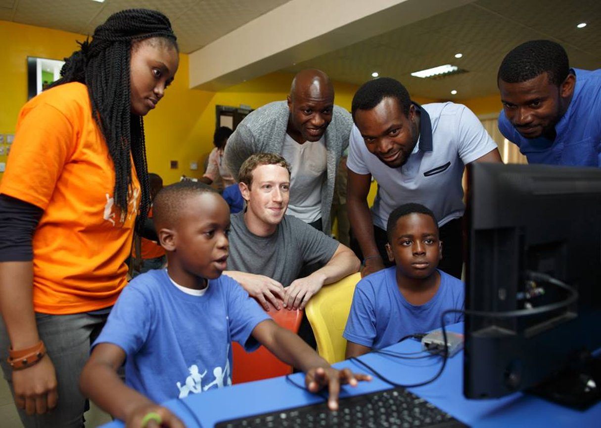 Mark Zuckerberg, fondateur de Facebook, à Lagos, au Nigeria, le 30 août 2016. © Page Facebook de Mark Zuckerberg