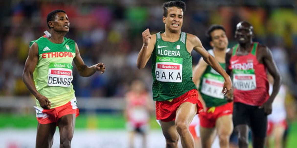 L’Algérien Abdellatif Baka, devant l’Éthiopien Tamiru Demisse et le Kényan Henry Kirwa, lors du 1500 mètres (T13) des Jeux paralympiques de Rio, le 12 septembre 2016. © Bob Martin/AP/SIPA