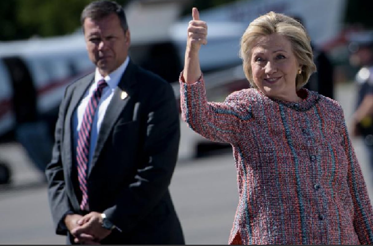 Hillary Clinton sur le point d’embarquer à l’aéroport de Westchester County le 15 septembre 2016 à White Plains. © Brendan Smialowski/AFP