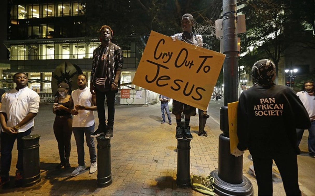 Scène de manifestation pacifique à Charlotte, le 22 septembre 2016. © Gerry Broome/AP/SIPA