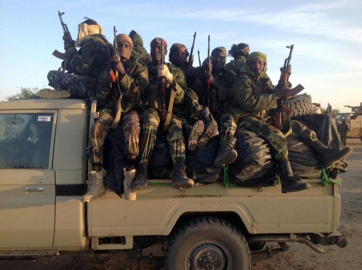 Des soldats de l’armée tchadienne engagés dans la lutte contre Boko Haram, le 21 janvier 2015 dans le nord du Cameroun. © Ali Kaya/AFP