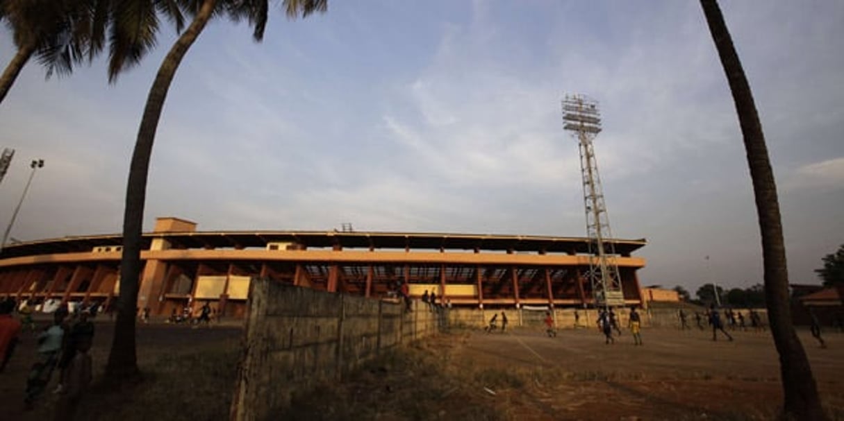 Le stade du 28-Septembre à Conakry, où la plupart des crimes de 2009 ont été commis, ici en décembre 2009. © REBECCA BLACKWELL/AP/SIPA