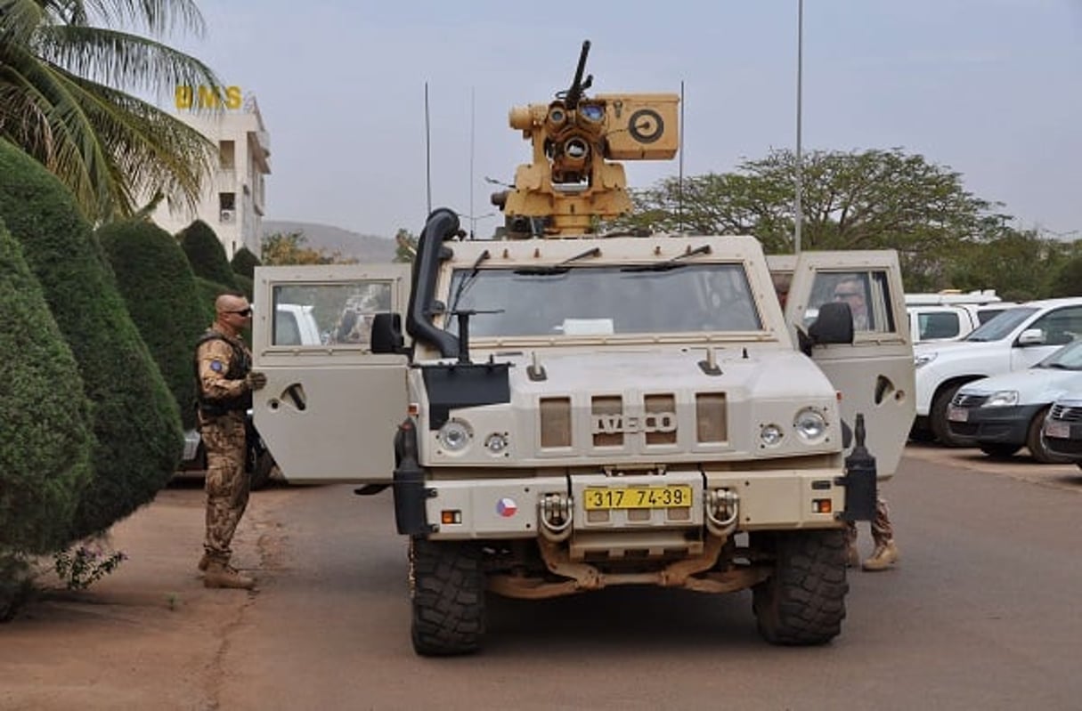 Une patrouille de l’ONU à Bamako en janvier 2016. © Capek Karel/AP/SIPA